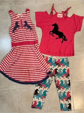 Paper Wings 3 PC Set Horse Cold Shoulder Top Dress Capris NWOT Sz 10